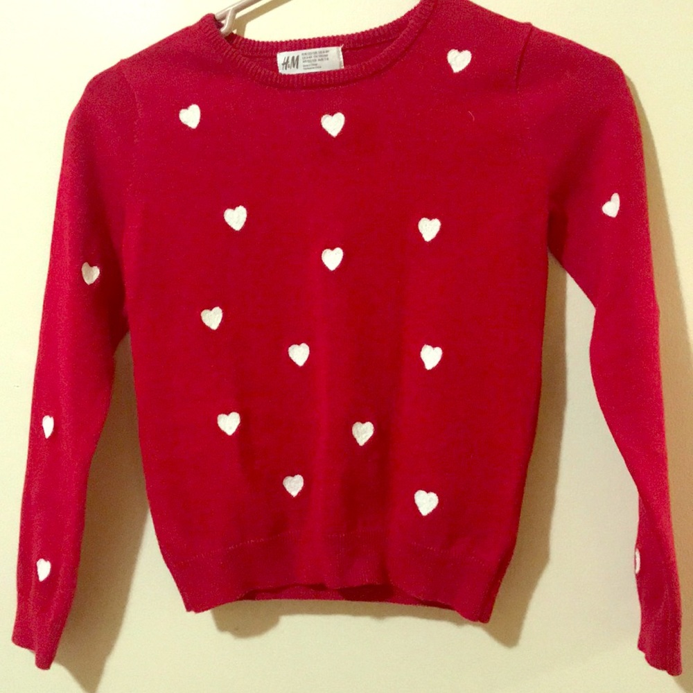 Hearts H&M’s sweater